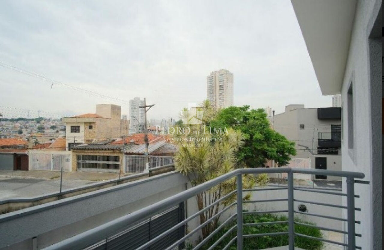 Sobrado com 3 quartos, 1 suíte, 2 vagas, quintal, Vila Santa Isabel (Carrão)