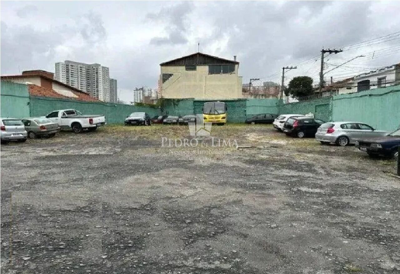 Terreno de 1459m² com 400m² de cobertura no Tatuapé