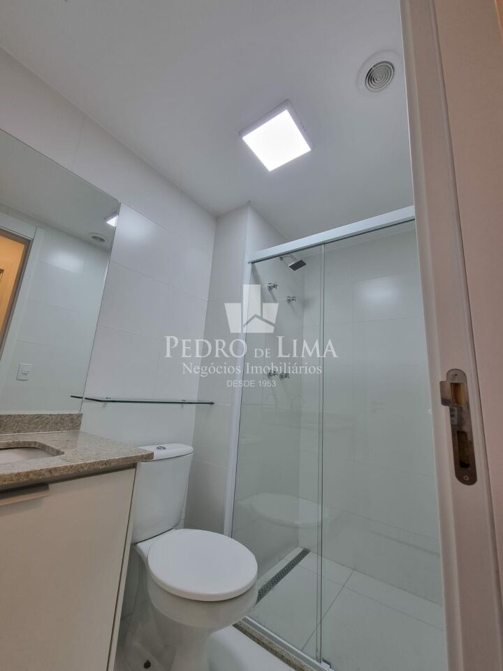 Apartamento Mobiliado de 65m² com 2 Dormitórios e Duas Vagas de Garagem. Condomínio Universo Tatuapé