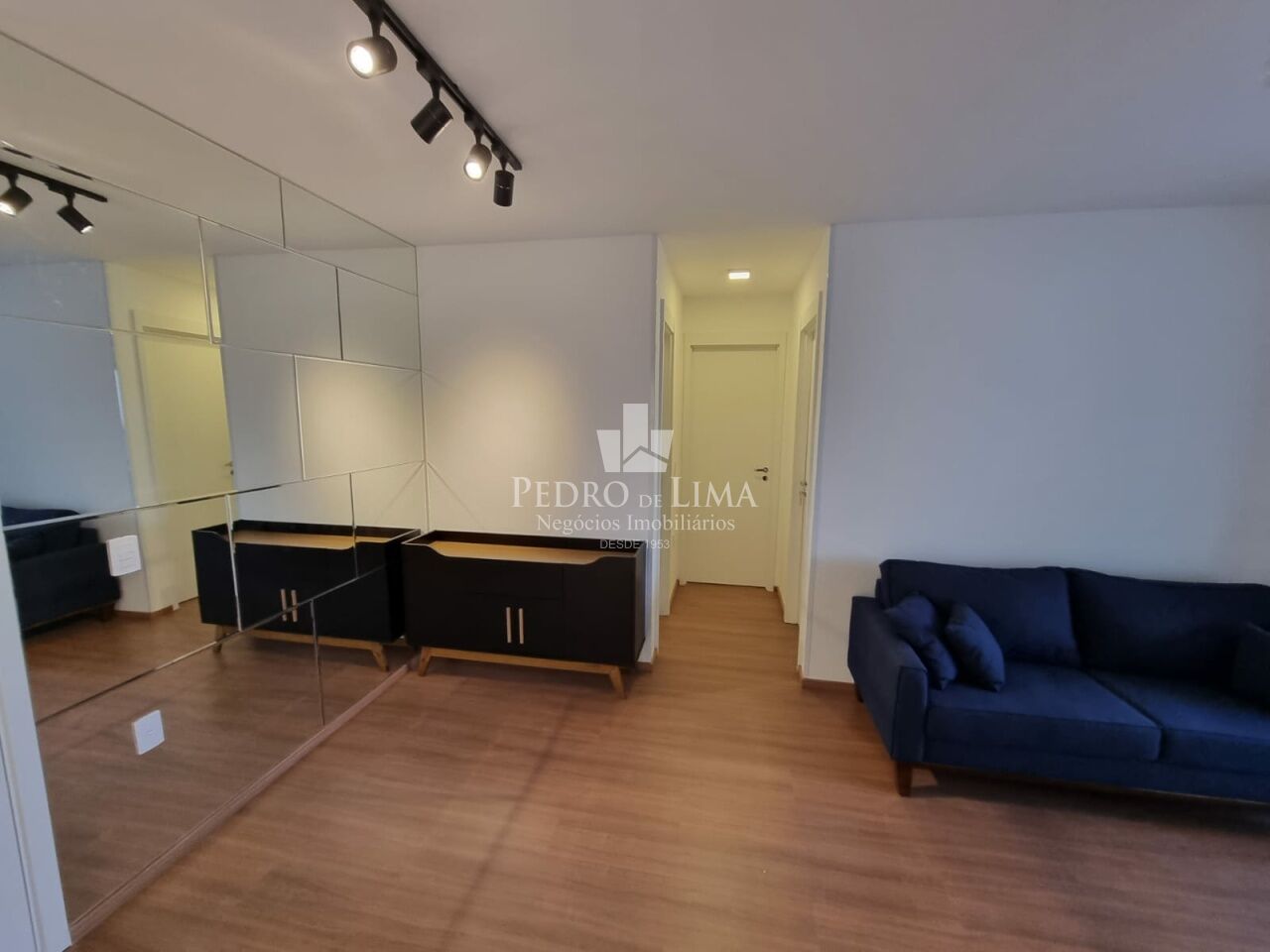 imagem do imovel Apartamento Mobiliado de 65m² com 2 Dormitórios e Duas Vagas de Garagem. Condomínio Universo Tatuapé ref: TP29284