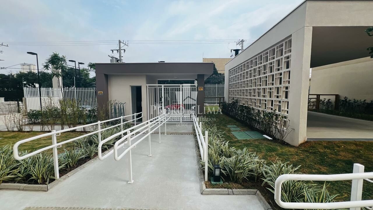 Apartamento, 28m², 1 dormitório com varanda na região da Penha   