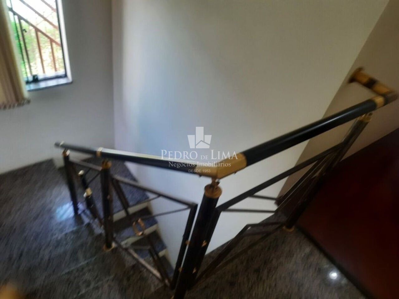 Oportunidade na Vila Formosa. Sobrado com 3 suítes, 5 vagas de garagem.