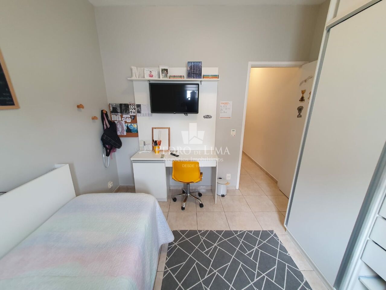 Sobrado no Jardim Aricanduva, 3 quartos com suíte, 1 vaga, área gourmet.
