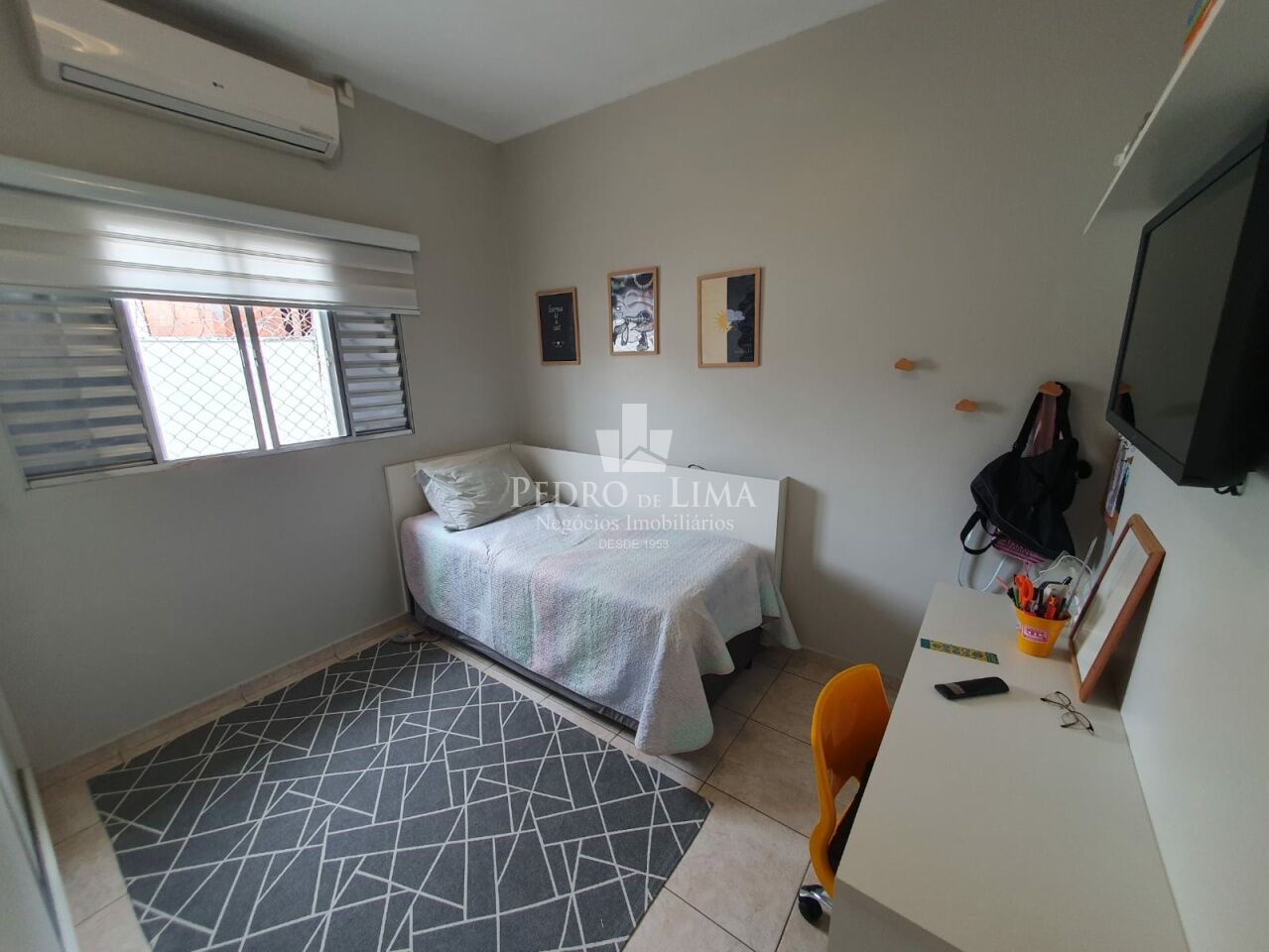 Sobrado no Jardim Aricanduva, 3 quartos com suíte, 1 vaga, área gourmet.