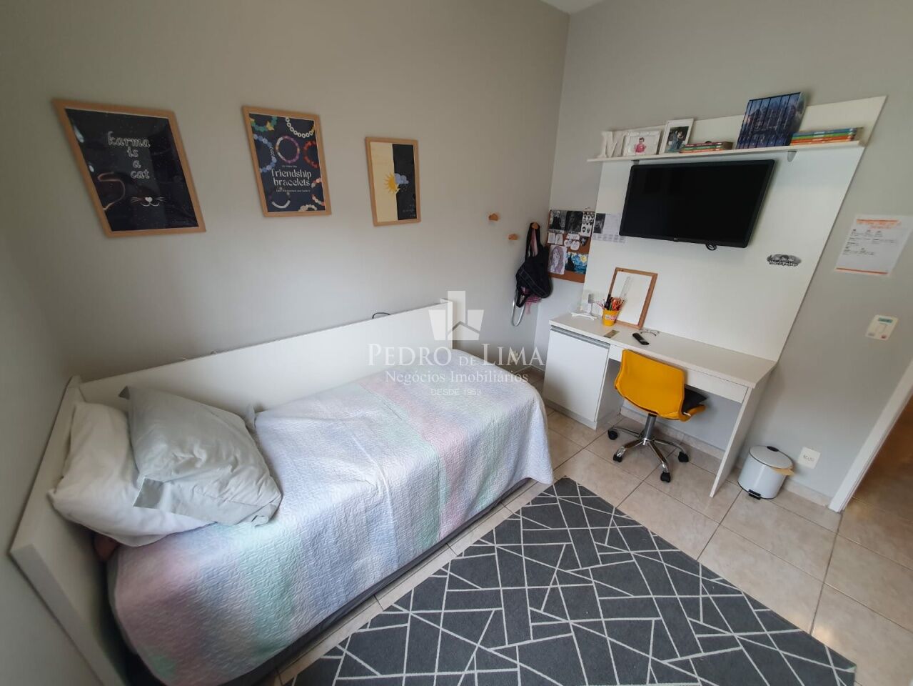 Sobrado no Jardim Aricanduva, 3 quartos com suíte, 1 vaga, área gourmet.