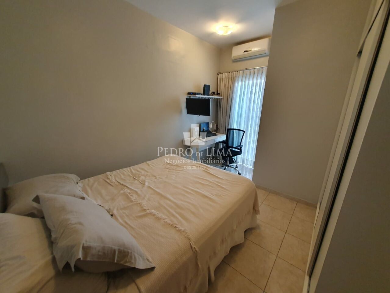 Sobrado no Jardim Aricanduva, 3 quartos com suíte, 1 vaga, área gourmet.