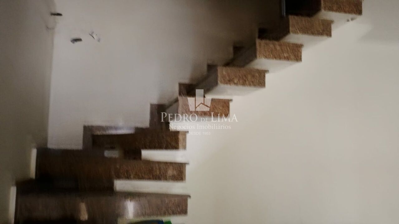 Sobrado de 171m² no Aricanduva com 3 Dormitórios e 4 Vagas de Garagem