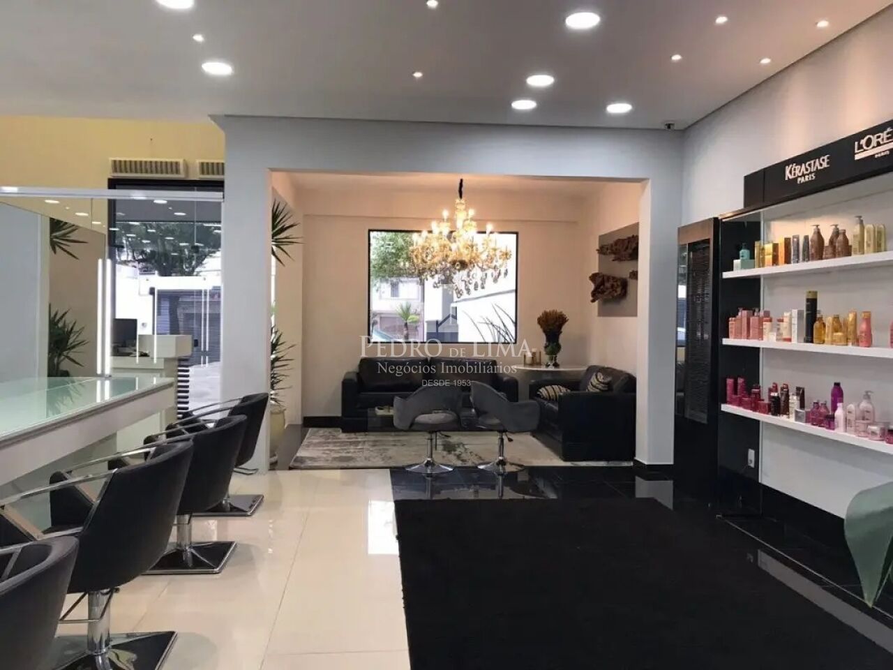 Prédio Comercial com 3 pavimentos, terreno de 551m² e área construída de 480m²