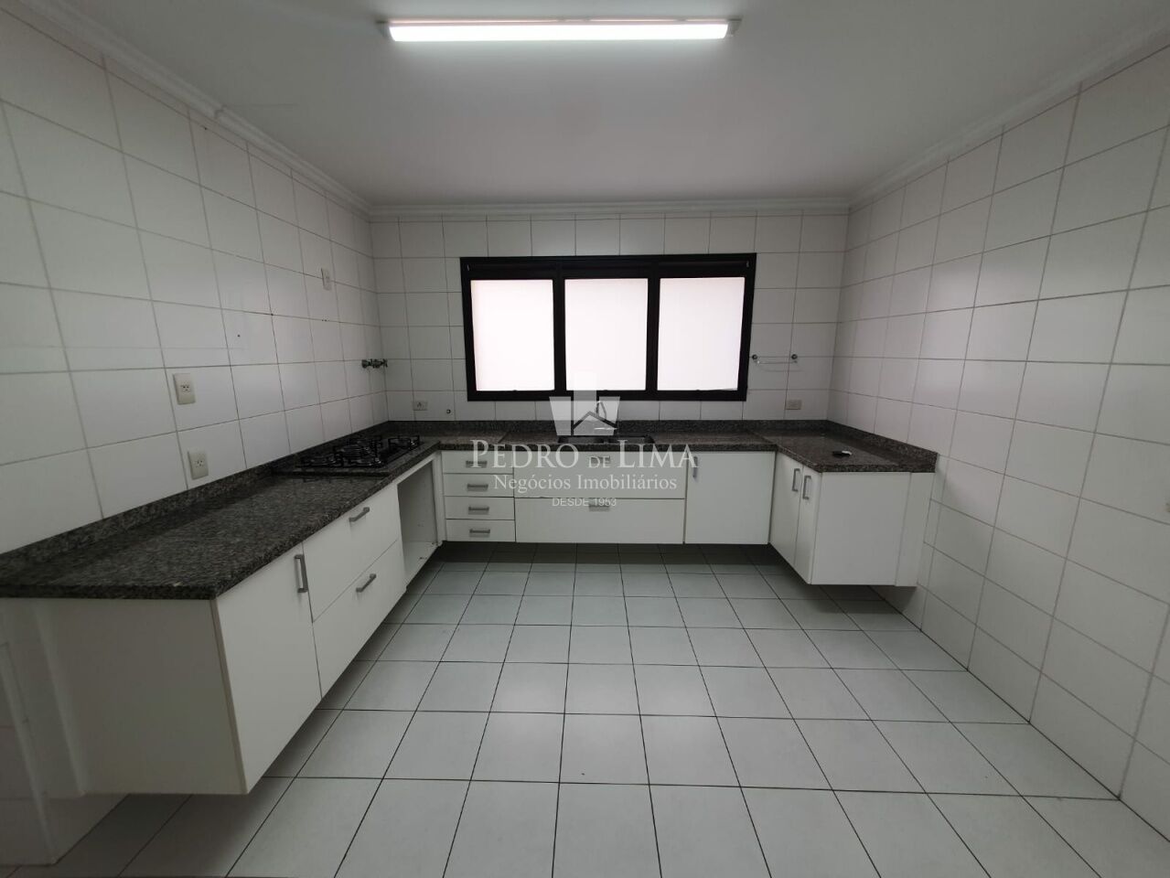 Apartamento no Tatuapé, alto padrão, 195m2 4 suítes e 4 vagas fixas.