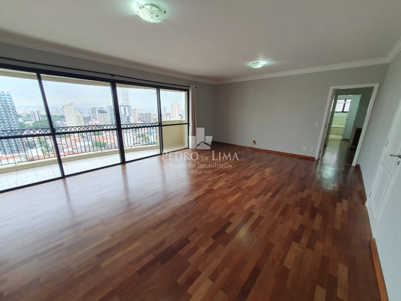 imagem do imovel Apartamento no Tatuapé, alto padrão, 195m2 4 suítes e 4 vagas fixas. ref: TP29350