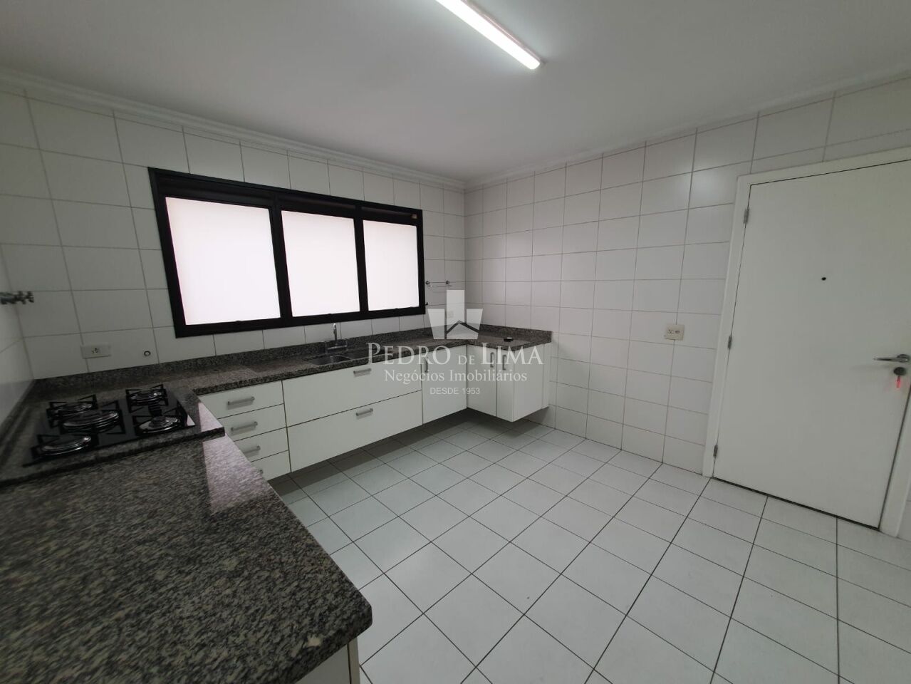 Apartamento no Tatuapé, alto padrão, 195m2 4 suítes e 4 vagas fixas.