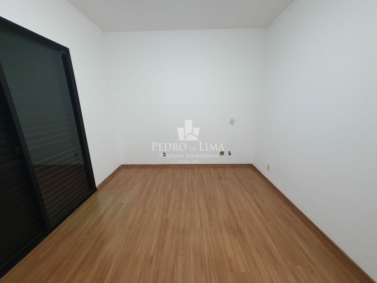 Apartamento no Tatuapé, alto padrão, 195m2 4 suítes e 4 vagas fixas.