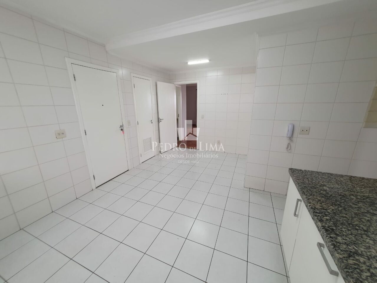 Apartamento no Tatuapé, alto padrão, 195m2 4 suítes e 4 vagas fixas.