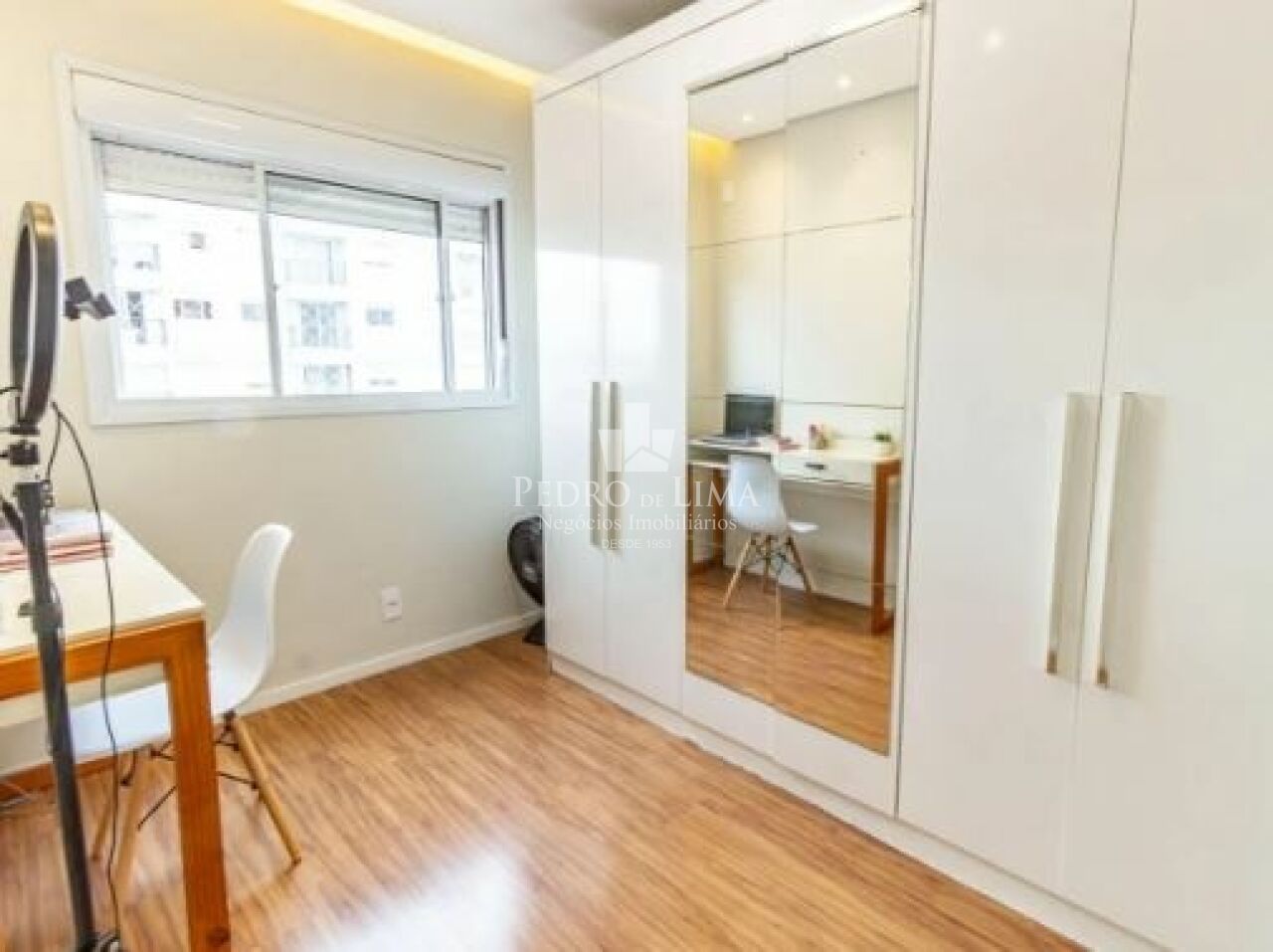 Apartamento 38m², 2 dormitórios, 1 vaga na Água Rasa. Condomínio Memory Anália Franco