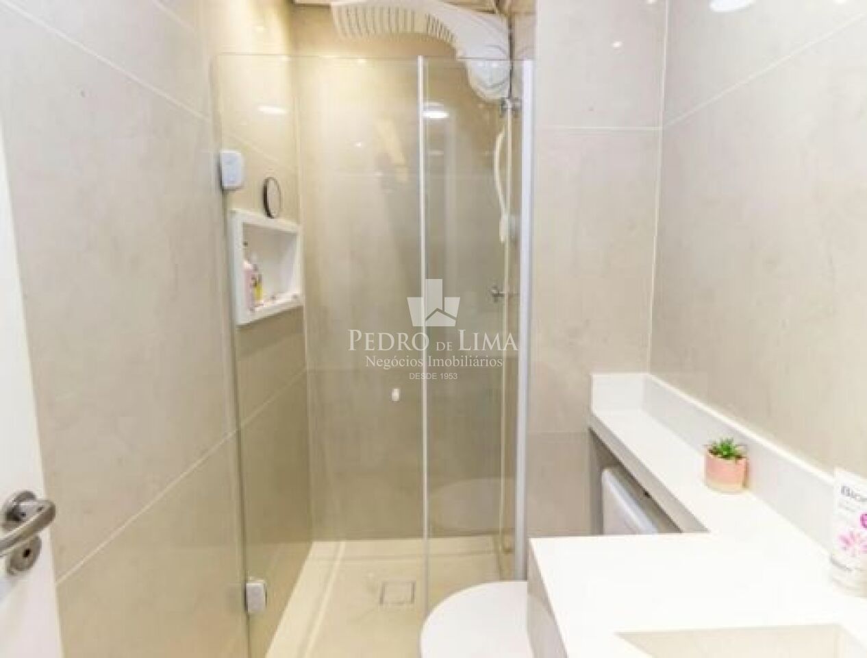 Apartamento 38m², 2 dormitórios, 1 vaga na Água Rasa. Condomínio Memory Anália Franco