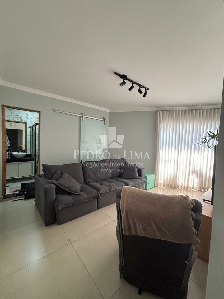 Sobrado com Espaço Gourmet, 2 dormitórios, 3 banheiros, 1 vaga de garagem.