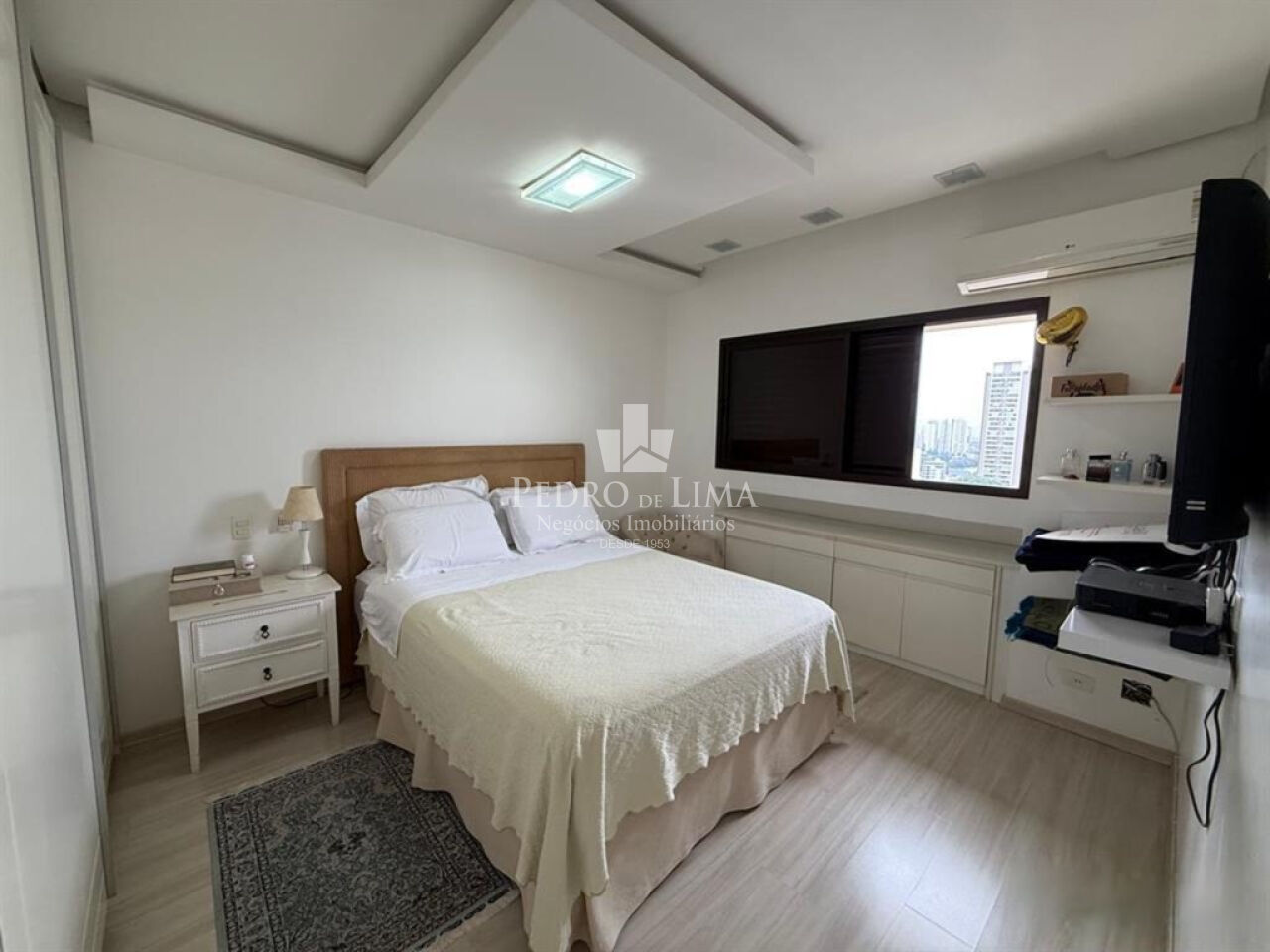 Apartamento Condomínio San Remo 268m², Tatuapé, 4 suítes e 4 vagas 