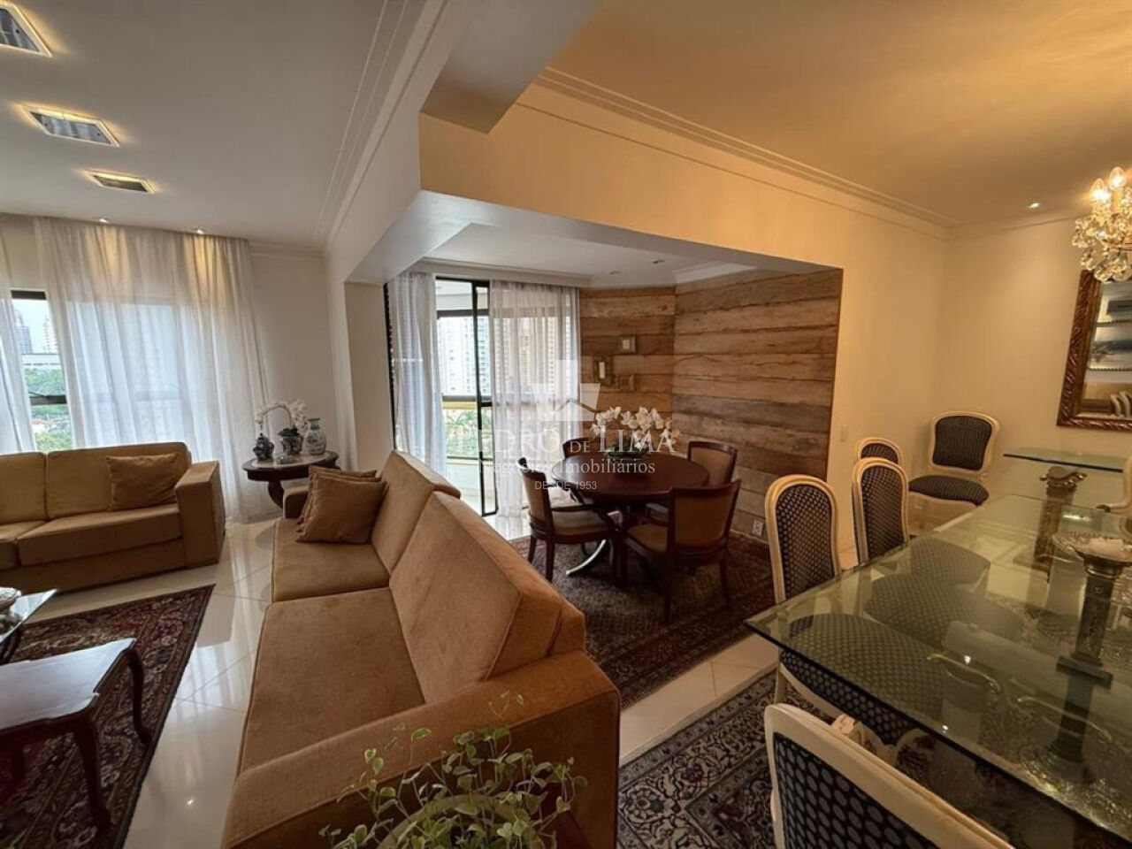Apartamento Condomínio San Remo 268m², Tatuapé, 4 suítes e 4 vagas 