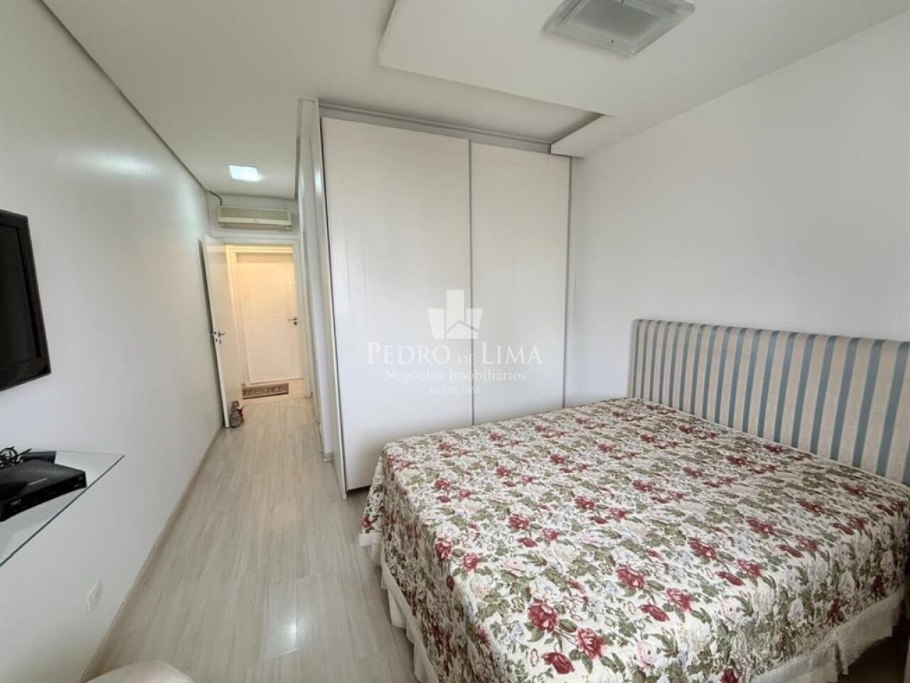 Apartamento Condomínio San Remo 268m², Tatuapé, 4 suítes e 4 vagas 
