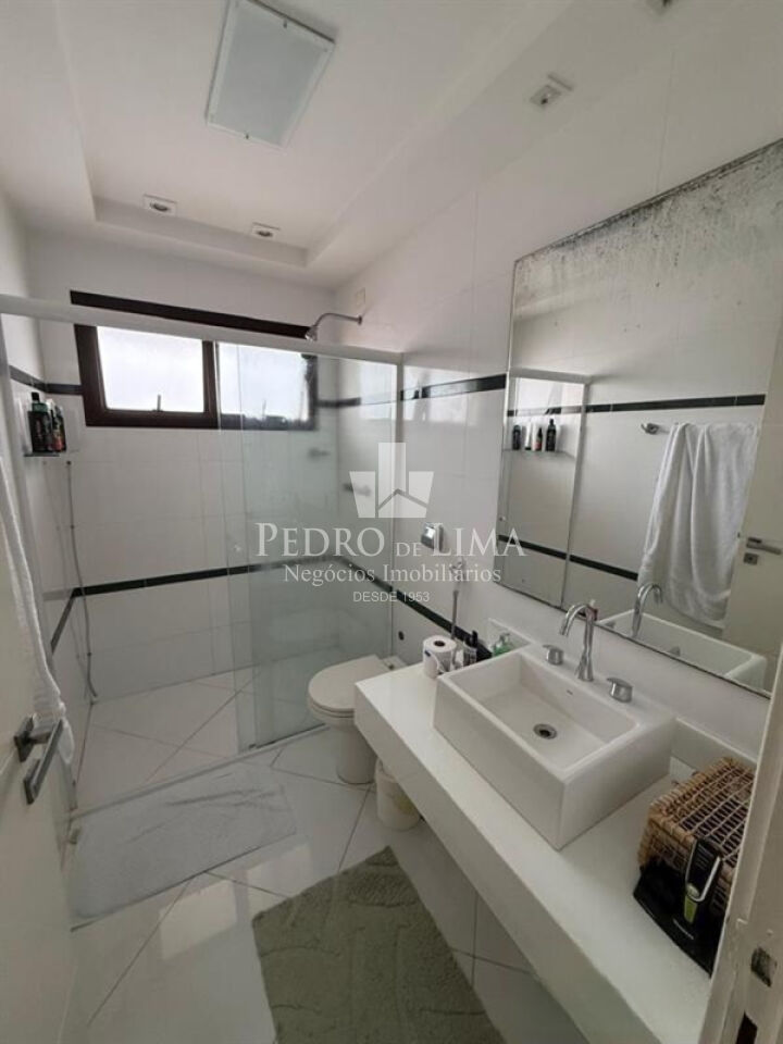 Apartamento Condomínio San Remo 268m², Tatuapé, 4 suítes e 4 vagas 