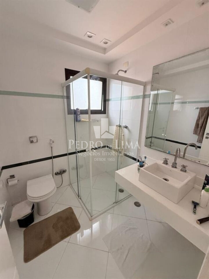 Apartamento Condomínio San Remo 268m², Tatuapé, 4 suítes e 4 vagas 