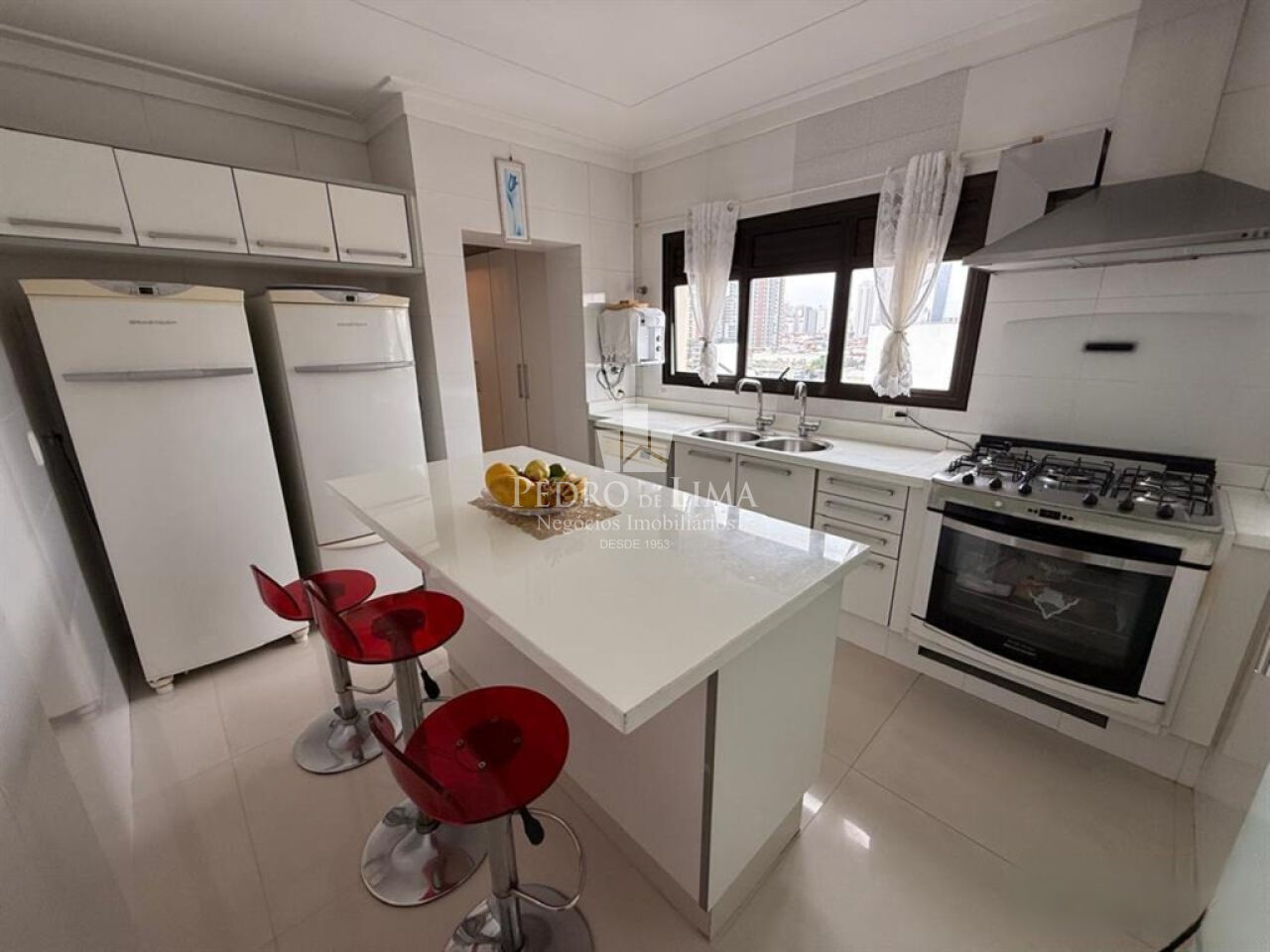 Apartamento Condomínio San Remo 268m², Tatuapé, 4 suítes e 4 vagas 