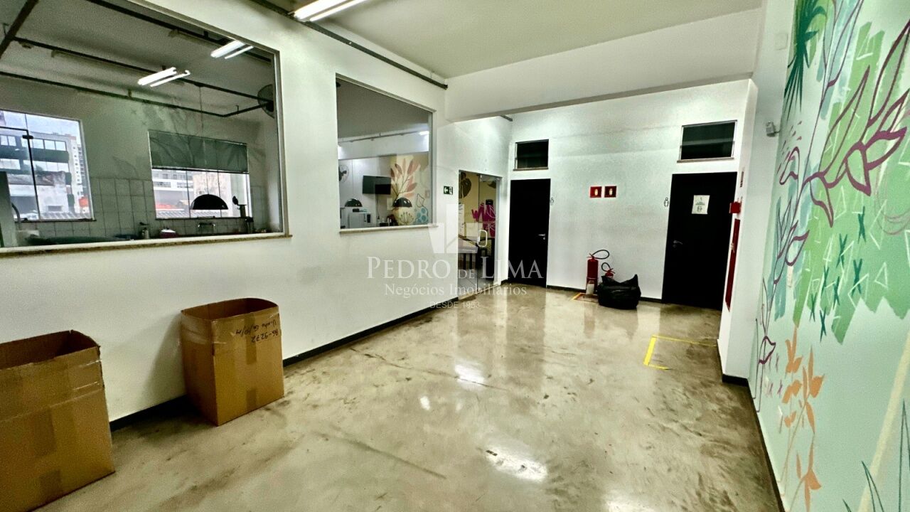 Prédio comercial para venda em região valorizada da Mooca, exclusivo para investidores !