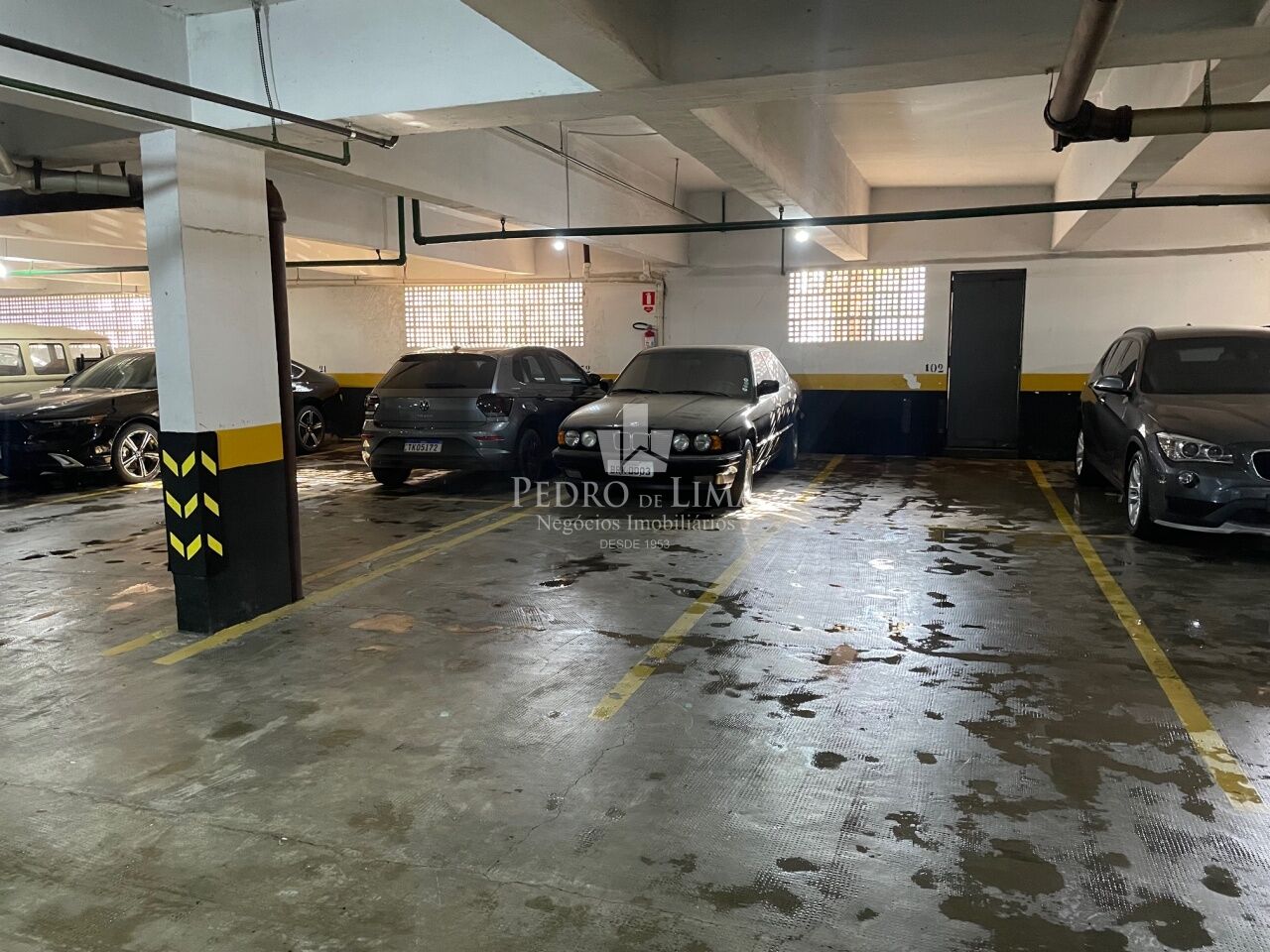 Condomínio Itaparica. Apartamento de 180m². 3 dormitórios (1 suíte) 3 vagas