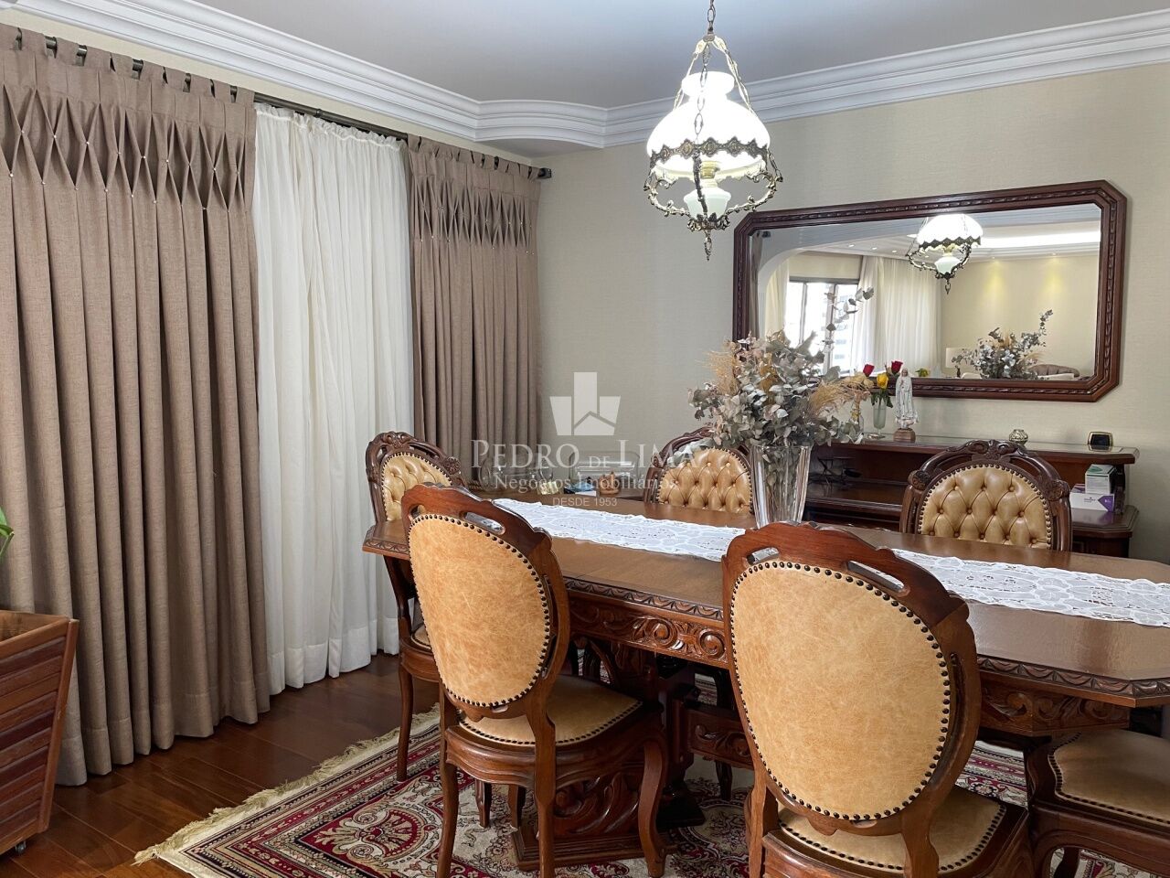 Condomínio Itaparica. Apartamento de 180m². 3 dormitórios (1 suíte) 3 vagas