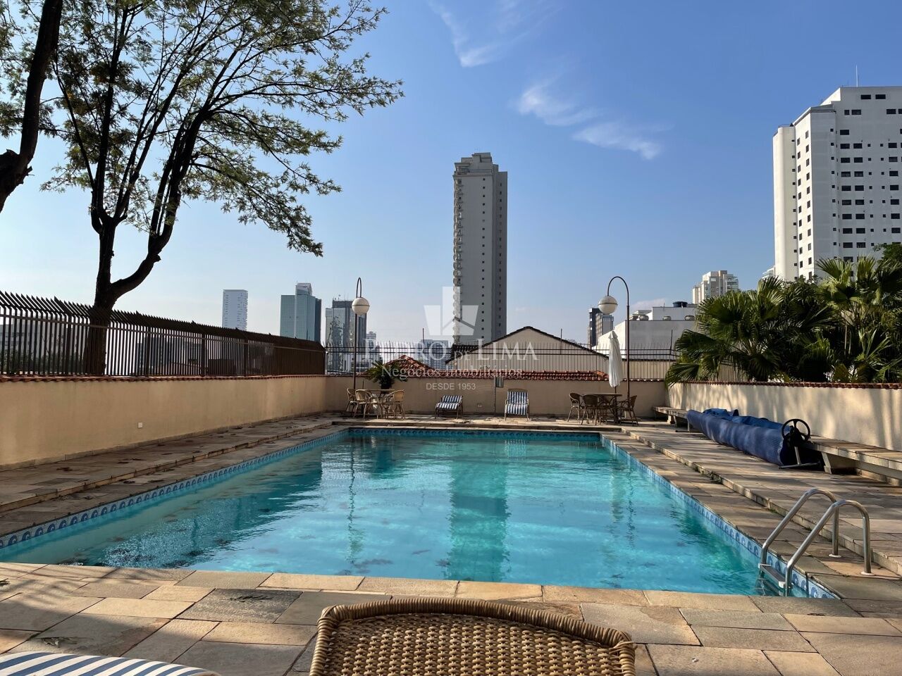 Condomínio Itaparica. Apartamento de 180m². 3 dormitórios (1 suíte) 3 vagas
