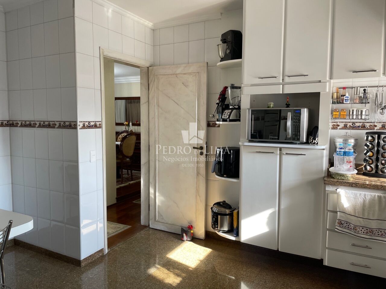 Condomínio Itaparica. Apartamento de 180m². 3 dormitórios (1 suíte) 3 vagas