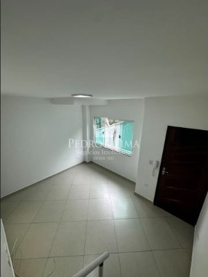 Sobrado em Condomínio 2 suítes e 1 vaga na Cidade Líder.