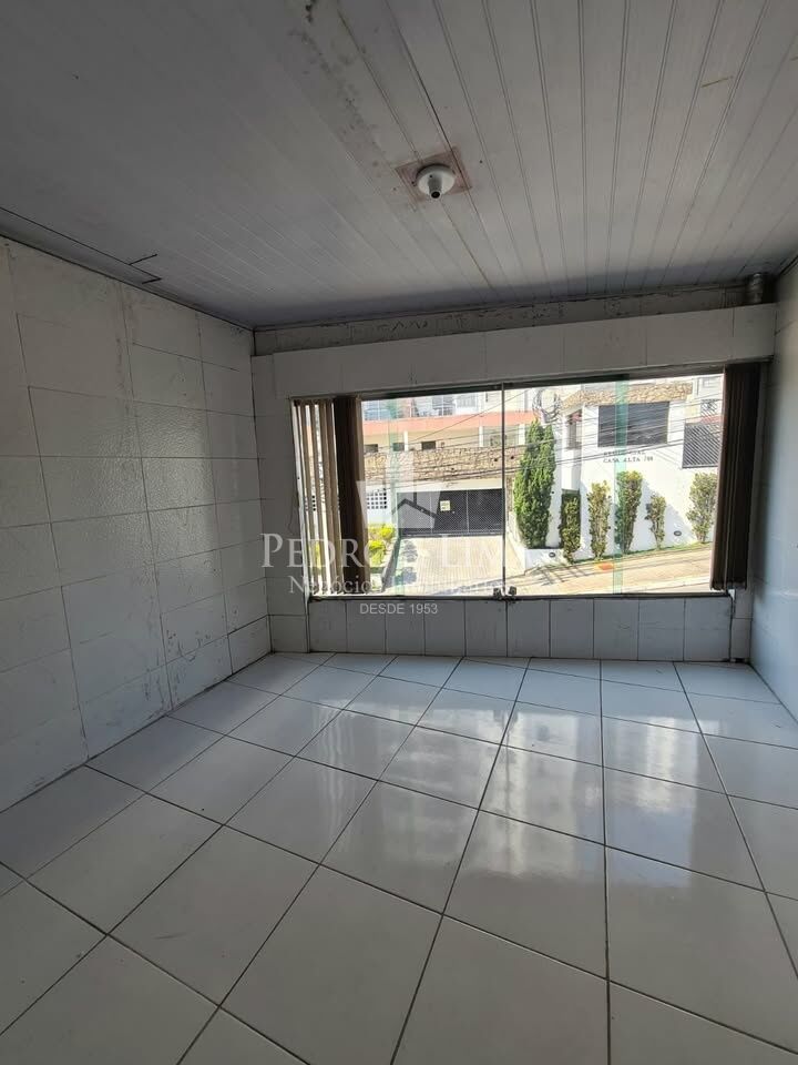 Sobrado com 150m², 3 Dormitórios (1 suíte) e uma vaga de Garagem no bairro da Penha
