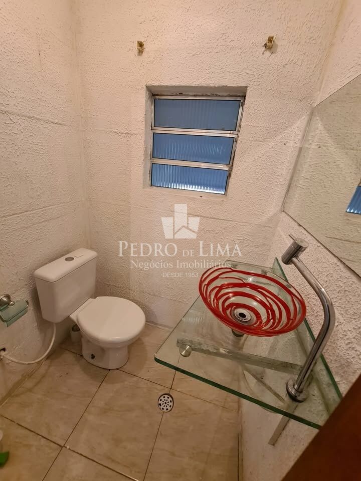 Sobrado com 150m², 3 Dormitórios (1 suíte) e uma vaga de Garagem no bairro da Penha