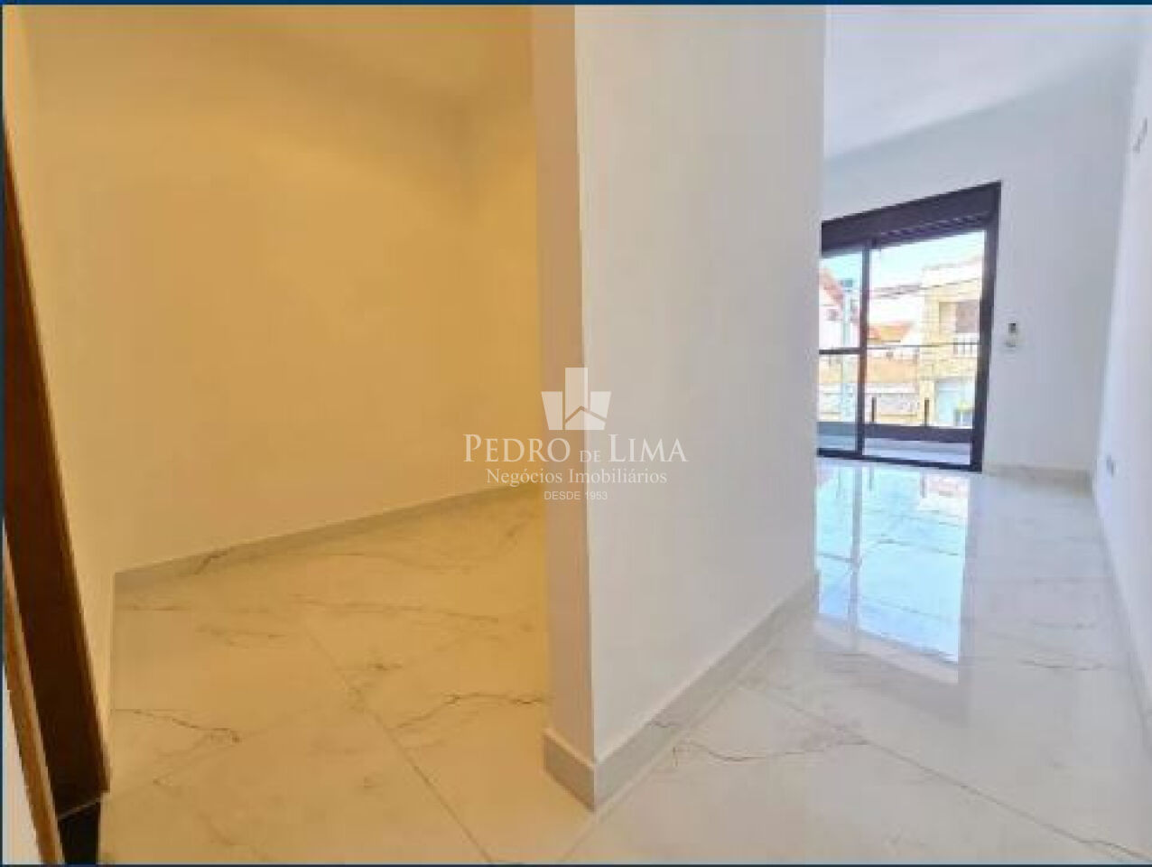 Sobrado 3 quartos, 160m², 2 vagas Água Rasa