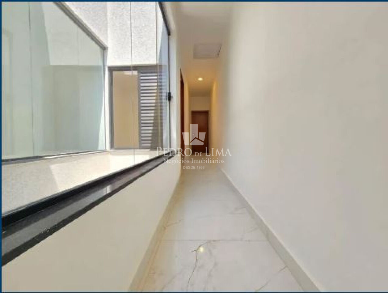 Sobrado 3 quartos, 160m², 2 vagas Água Rasa