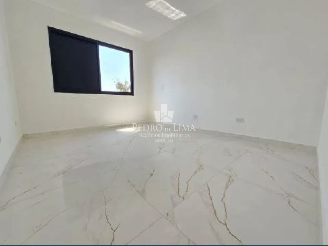 Sobrado 3 quartos, 160m², 2 vagas Água Rasa