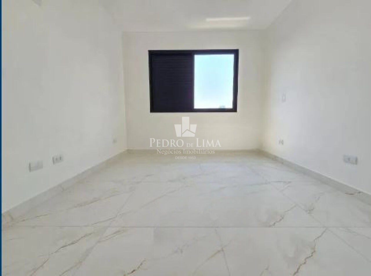 Sobrado 3 quartos, 160m², 2 vagas Água Rasa