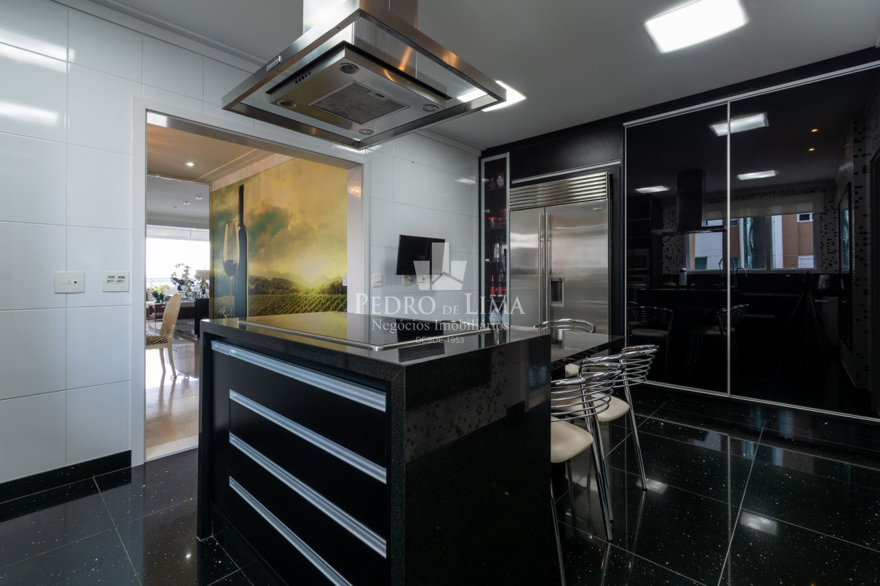 Apartamento 5 suítes, 3 salas, Leitura Biométrica, Ar condicionado na Água Rasa - Condomínio Bauhaus