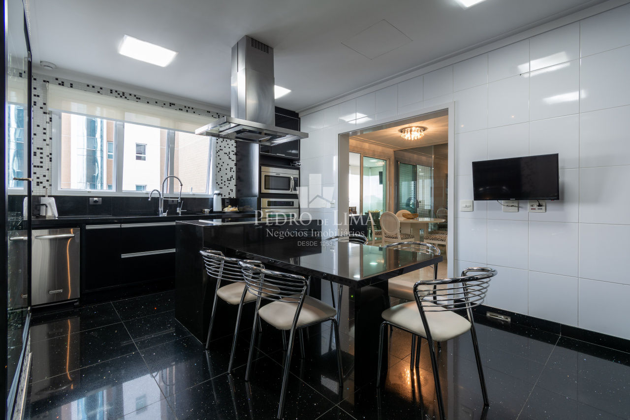 Apartamento 5 suítes, 3 salas, Leitura Biométrica, Ar condicionado na Água Rasa - Condomínio Bauhaus