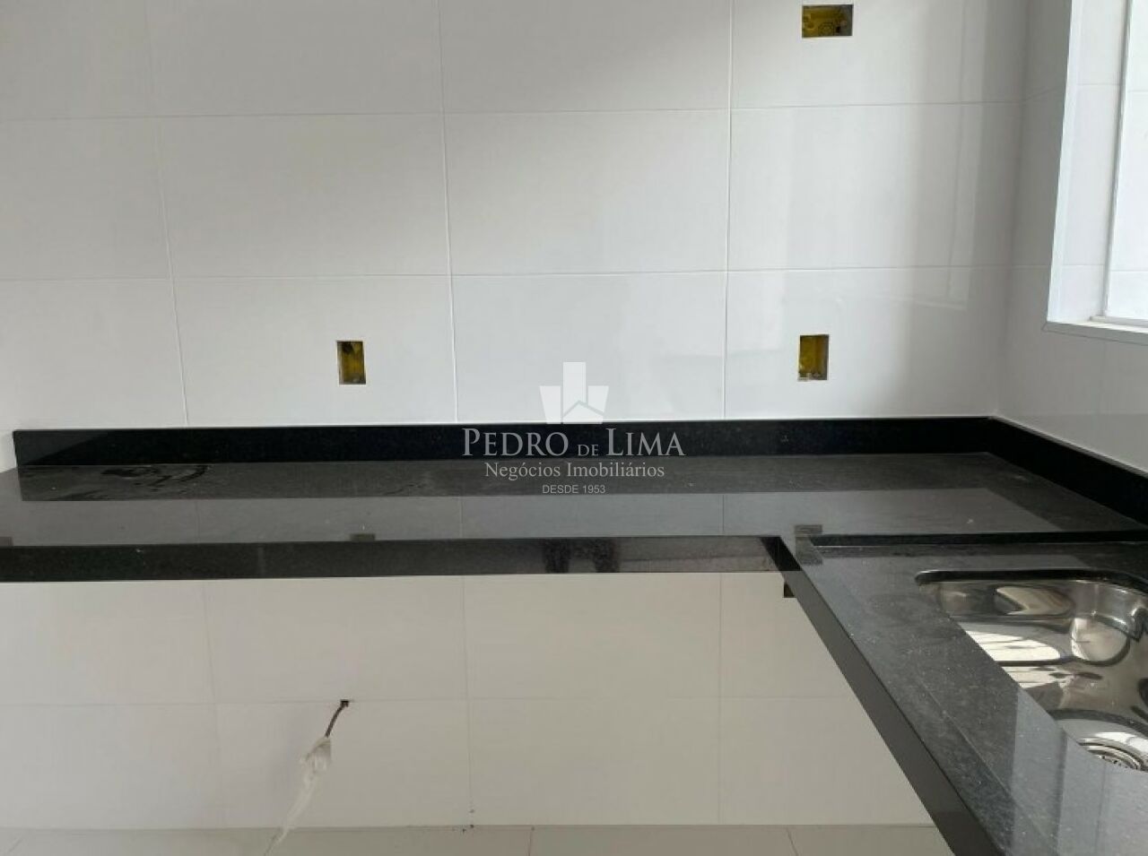 Sobrado frontal, 2 dormitórios, 1 suíte, 2 vagas na Cidade Líder