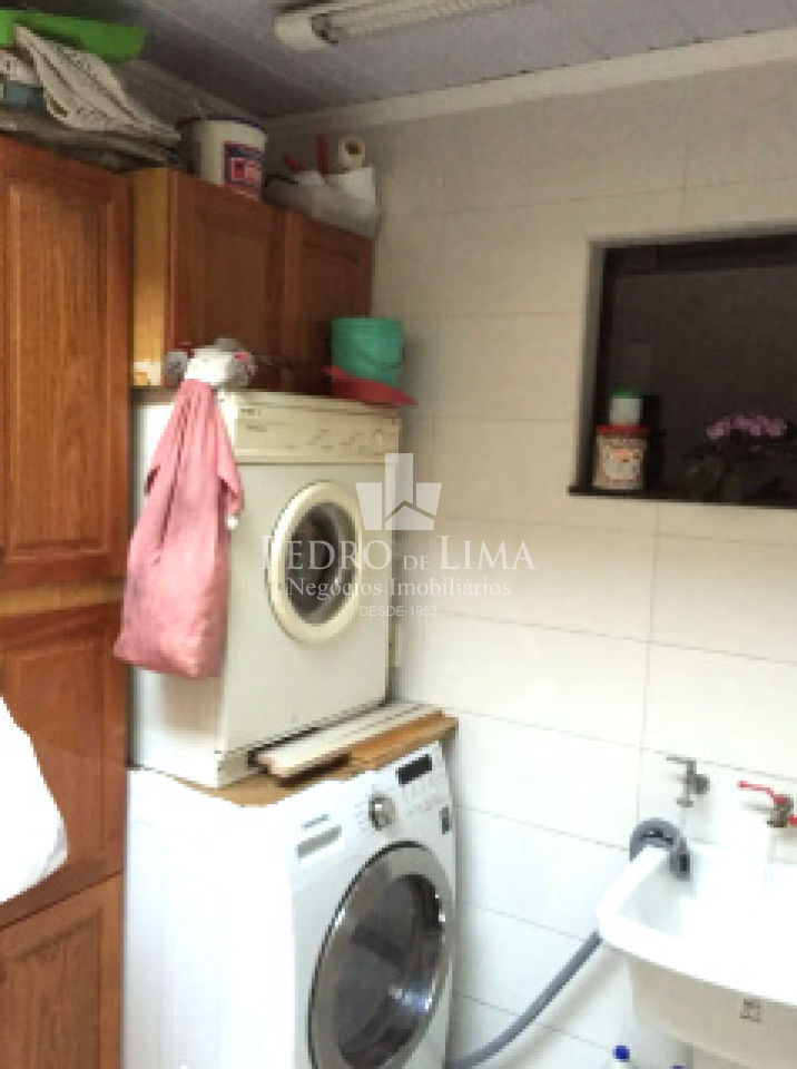 Sobrado na Agua Rasa 3 quartos sendo 3  suítes, piscina, 5 vagas 