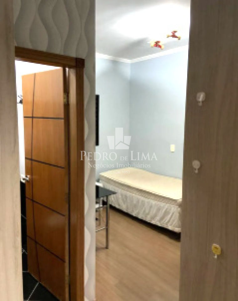 Sobrado na Agua Rasa 3 quartos sendo 3  suítes, piscina, 5 vagas 