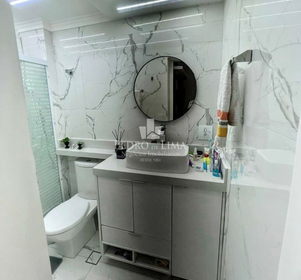 Apartamento à venda 68 m² bem conservado na Vila Mariana. Condomínio Alice.