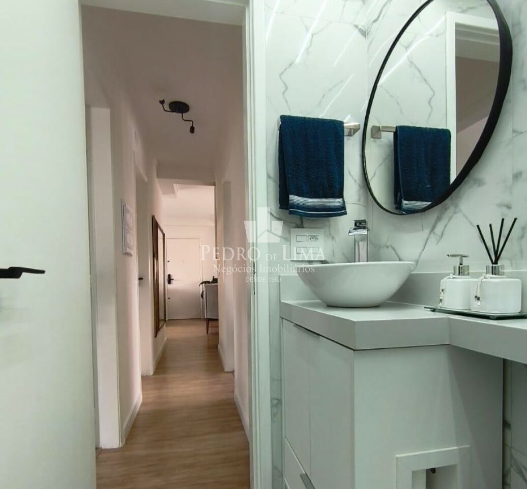 Apartamento à venda 68 m² bem conservado na Vila Mariana. Condomínio Alice.