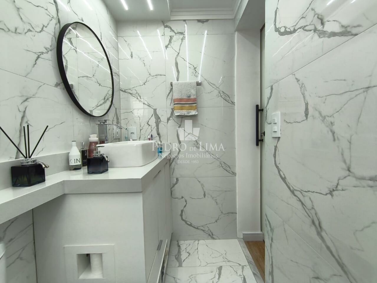 Apartamento à venda 68 m² bem conservado na Vila Mariana. Condomínio Alice.
