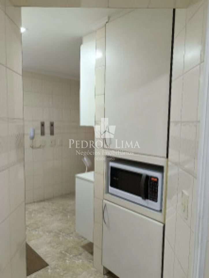 Condomínio Beverly Hills. 3 quartos sendo 1 suíte, 2 vagas de garagem Jardim Avelino