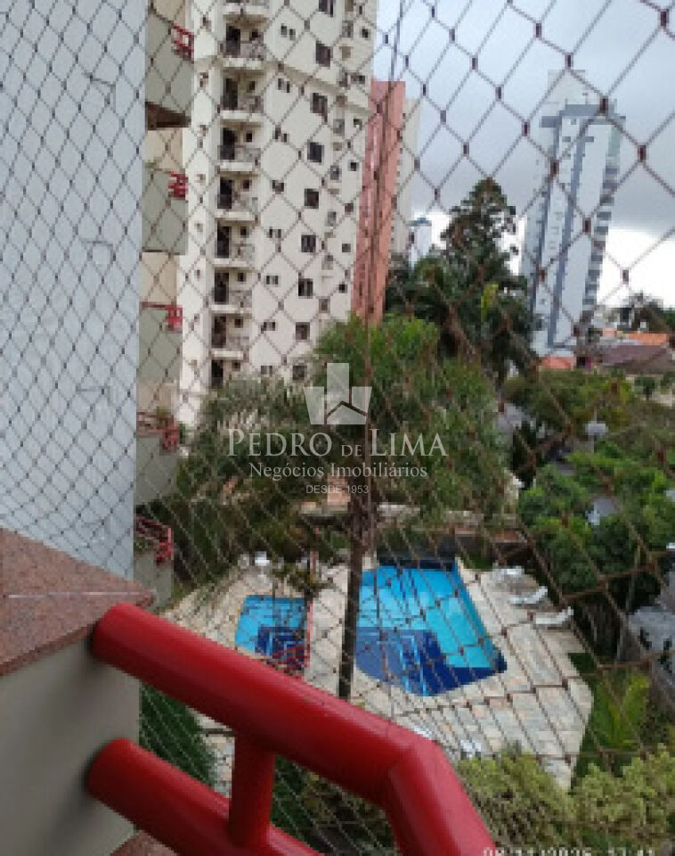 Condomínio Beverly Hills. 3 quartos sendo 1 suíte, 2 vagas de garagem Jardim Avelino