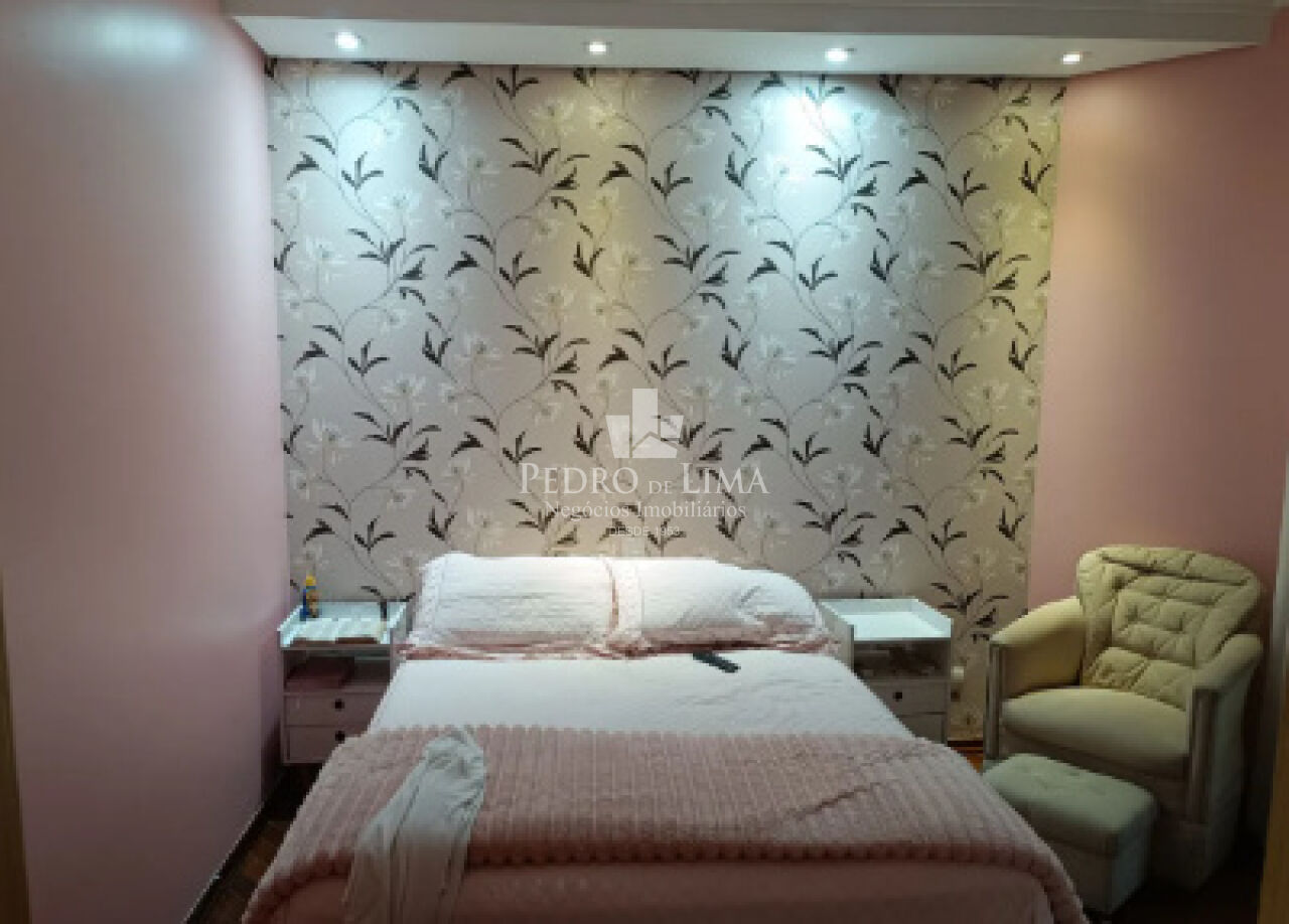 Condomínio Beverly Hills. 3 quartos sendo 1 suíte, 2 vagas de garagem Jardim Avelino