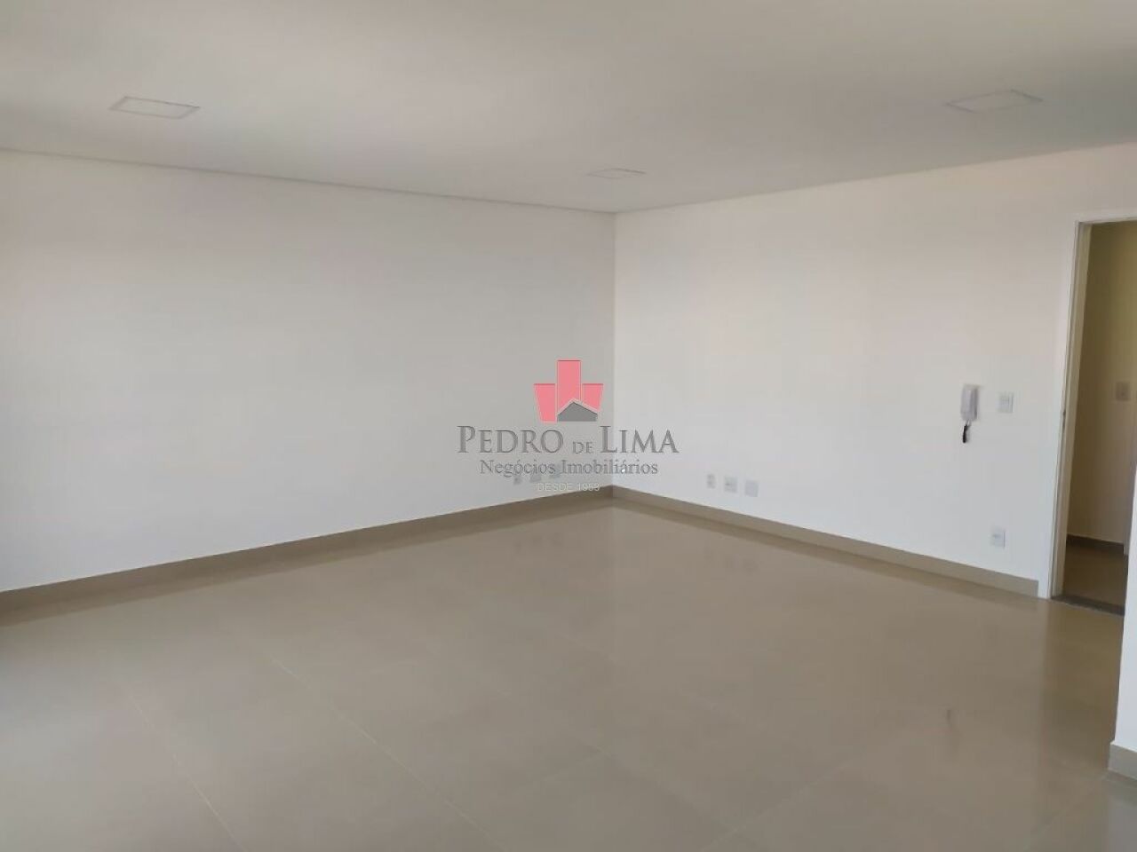 Sala Comercial 38m², 1 banheiro, junto Metrô Bresser, na Mooca